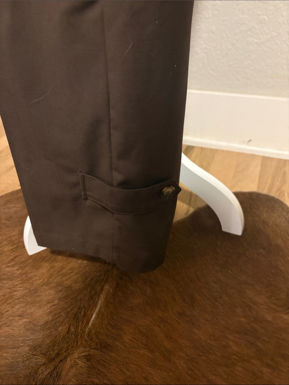 Commense Classic Brown Wide-Leg women’s Trousers with button detail at the hem. - Picture 3 of 4
